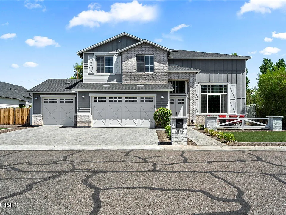 3810 E Devonshire Ave