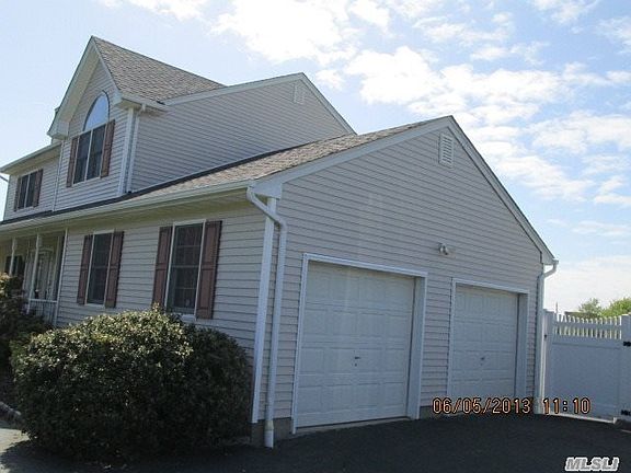 2nd image of 9 Fox Trail Ct