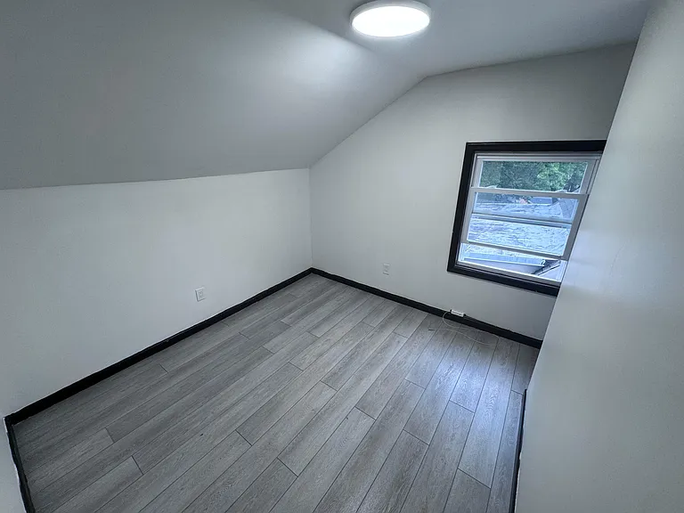 163 Elwood Ave #3 — Photo 4