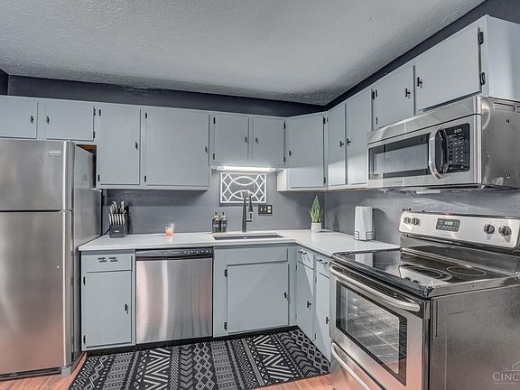 2nd image of 7238 Creekview Dr APT 10