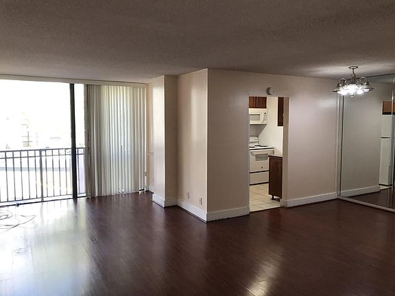 5th image of 17011 N Bay Rd APT 205