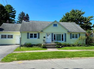 77 Beverly Ave, Lockport, NY 14094