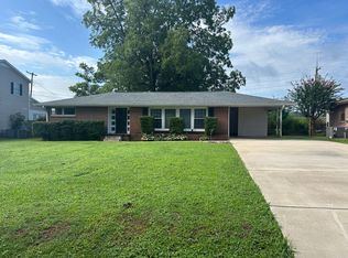 910 Tyler Ave, Muscle Shoals, AL 35661