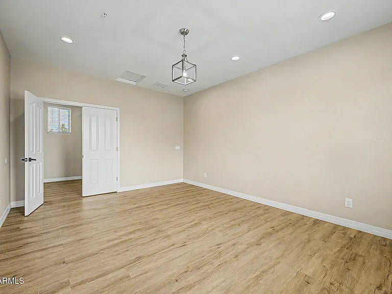2311 E Colter St — Photo 60