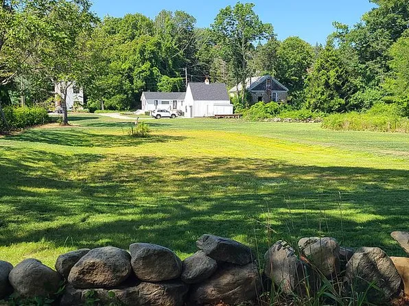 16 Smith St, Stonington, CT 06378