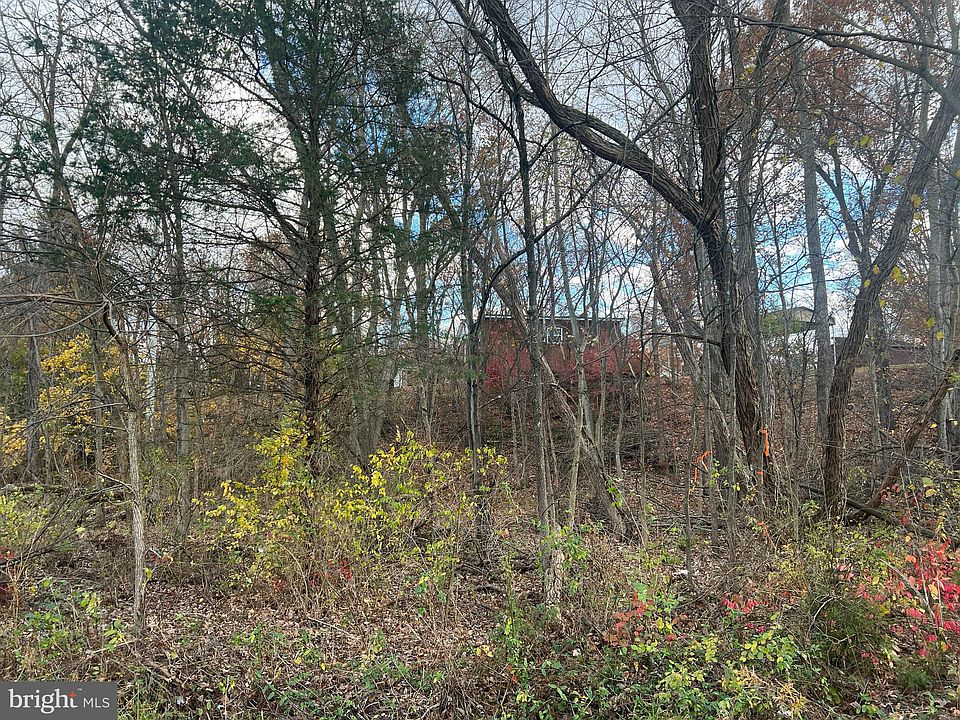 1st image of Lakeside Dr