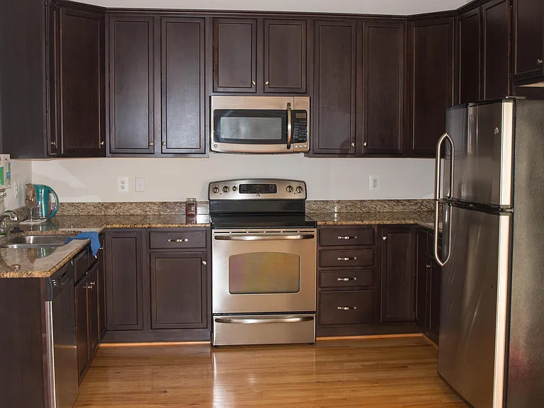 103 Longwood Dr #F — Photo 7