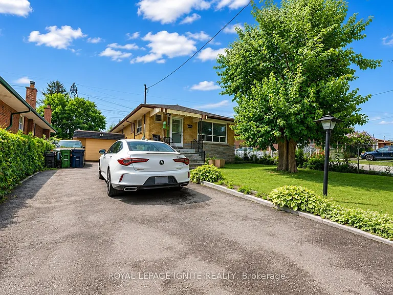 61 Jarwick Dr #BASEMENT — Photo 2