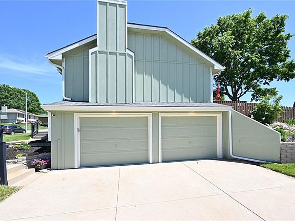 5th image of 539 Lauren St