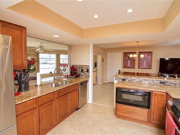 4th image of 1638 Pomelo Dr