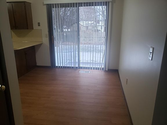 2nd image of 2693 Rosewood St
