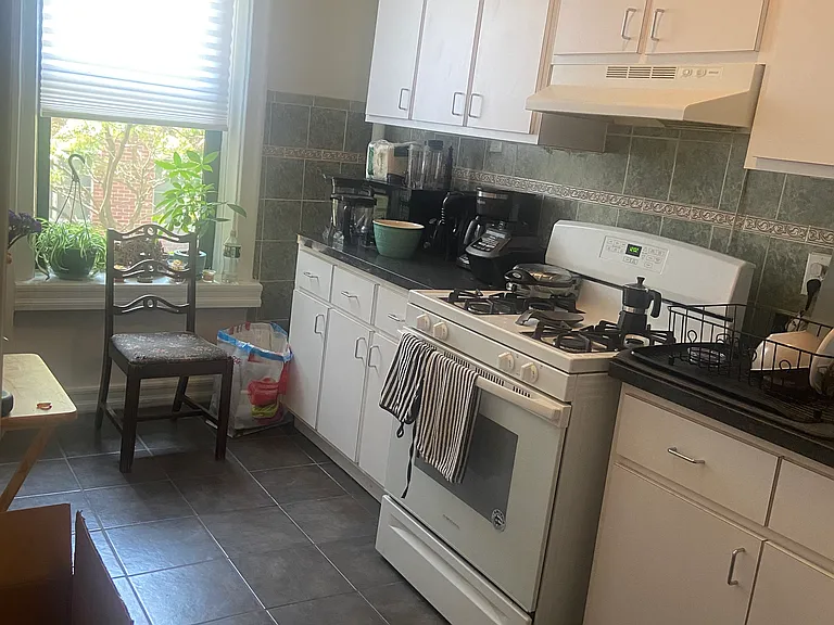 82-74 161st St #5 — Photo 6