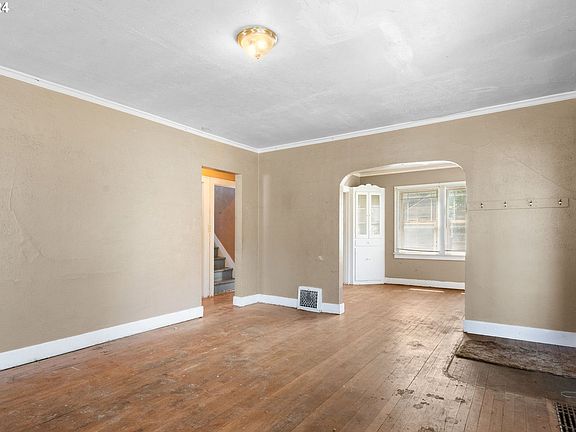 3rd image of 790 17th St NE