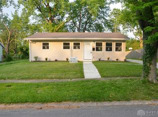 1490 Azalea Dr, Dayton, OH 45417