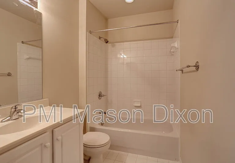 5801 Clipper Ln #404 — Photo 23