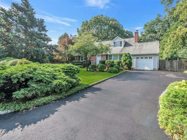 13 Cedar Street, Commack, NY 11725