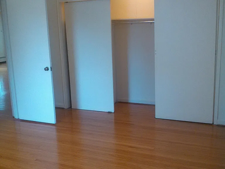 909 Montgomery Ave — Photo 11
