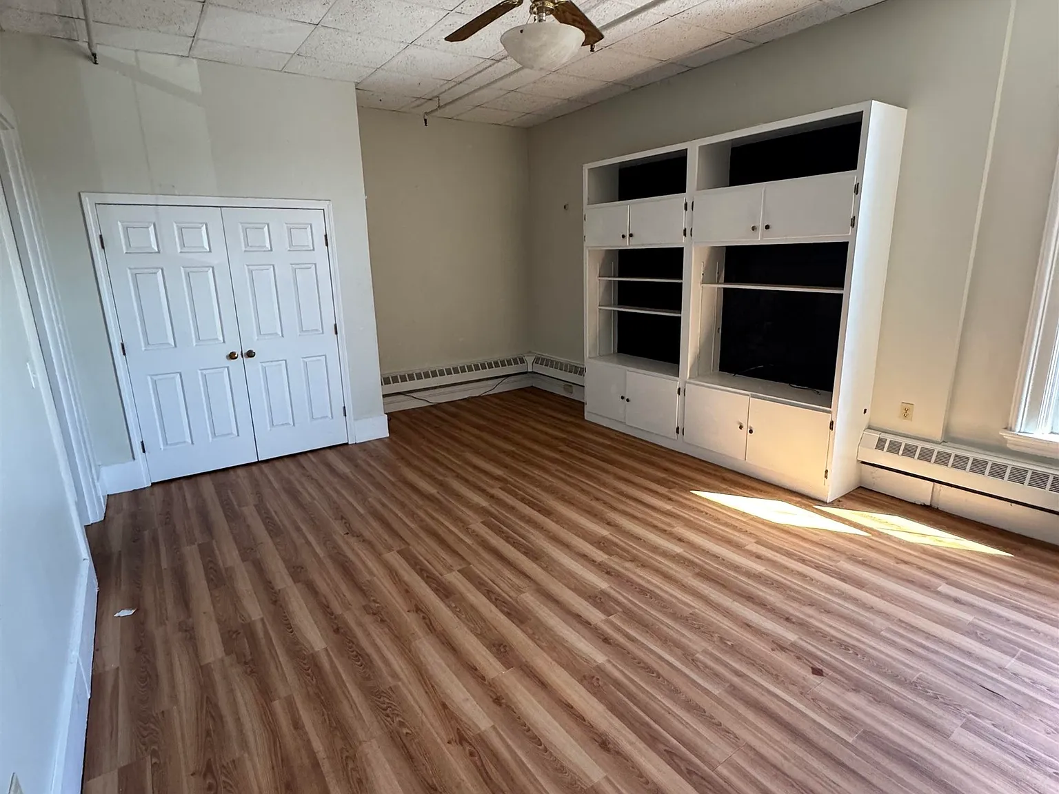 Studio, 1.0 bath, 500 sqft, $1,400 — Photo 2
