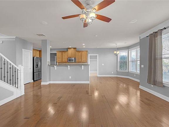 5th image of 2048 Village Crest Dr NW