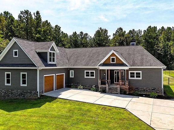 2nd image of 368 Pine Rd