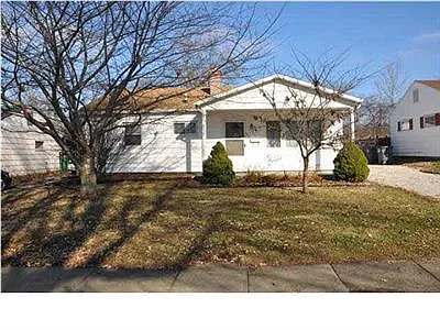 717 Bryan Rd photo 1