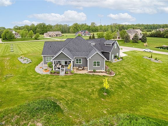3rd image of 7301 Hunters Glen Ln