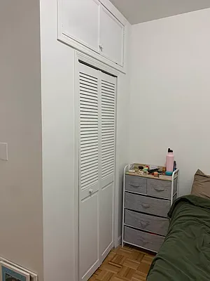 Rented by M.Grossman R.E. Management | media 7