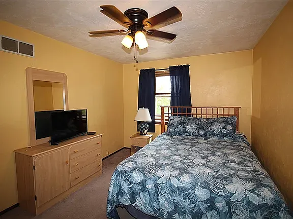 211 Greenwood Dr N — Photo 11