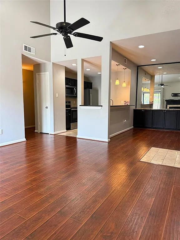 1 bed, 1.0 bath, 794 sqft, $1,400 — Photo 2
