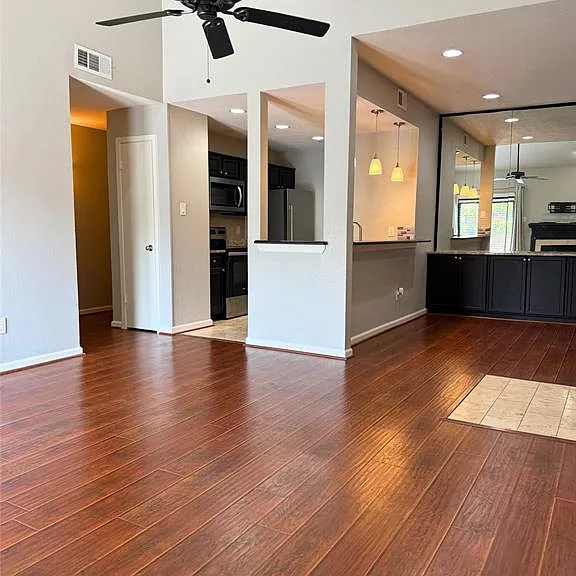8601 Park Ln #732 — Photo 2