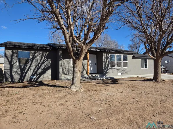 722 W 17th St, Portales, NM 88130