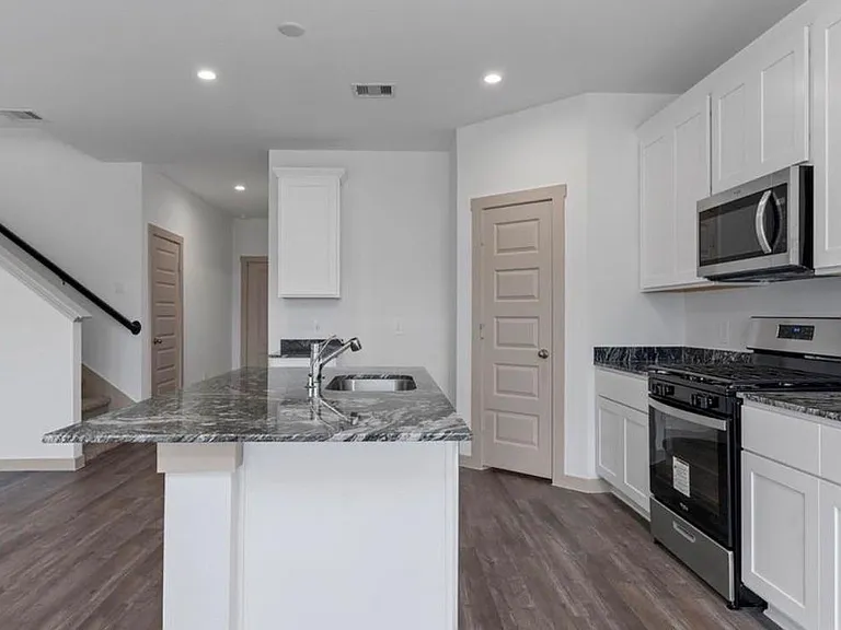 1039 Great Barracuda Ln — Photo 9