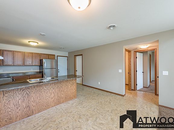 5th image of 1805 Beacon Cir #D