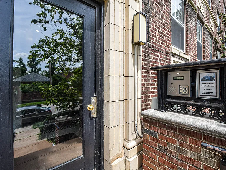 321 Belt Ave #201 — Photo 2