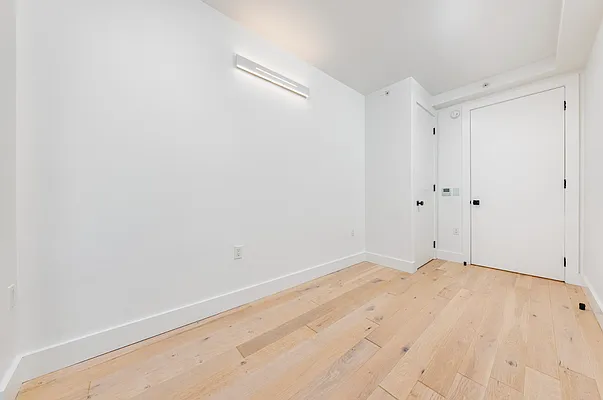 Rented by REAL New York | media 19