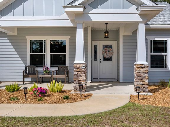 3rd image of 367 Parkside Cir