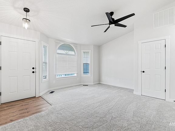 5th image of 909 Settlers Dr
