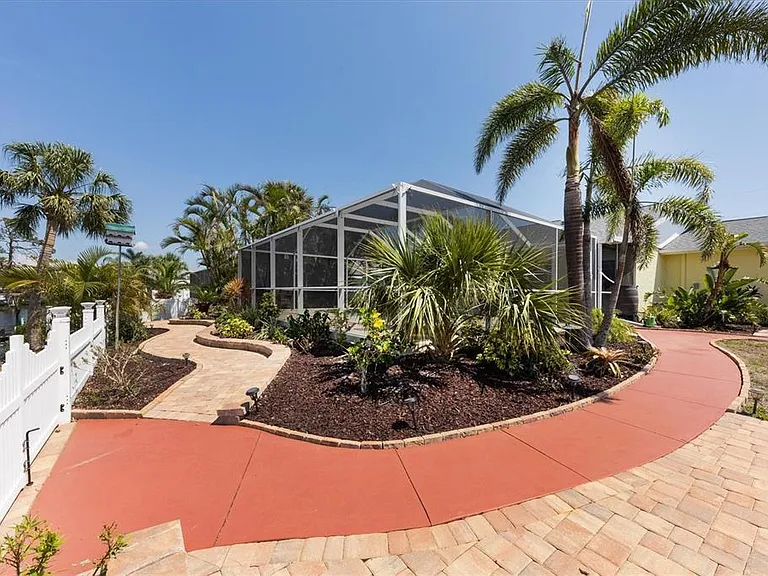 2684 Titania Rd — Photo 32