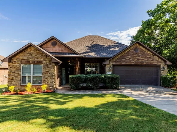 902 Brown Rd, Cave Springs, AR 72718
