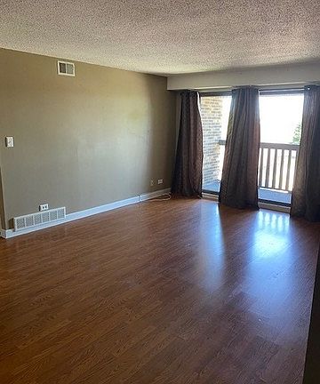 3rd image of 13751 S Lamon Ave APT 307