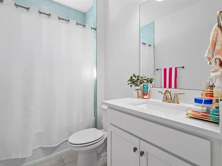 13736 Larkton Ln — Photo 40