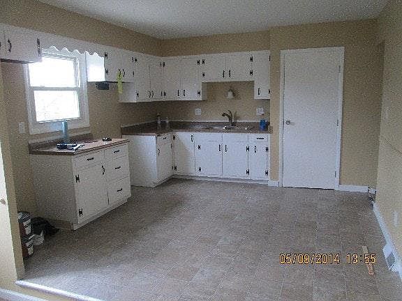 2nd image of 3408 Graystone Dr