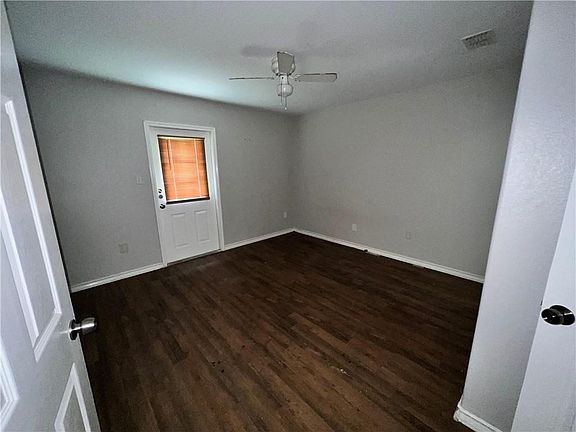 4th image of 5801 Skylark Dr