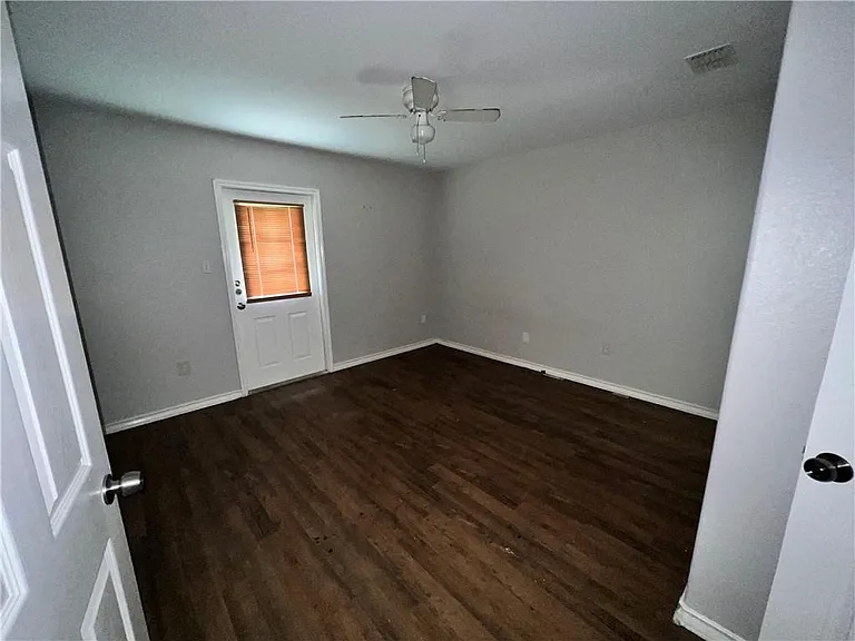 5801 Skylark Dr — Photo 4
