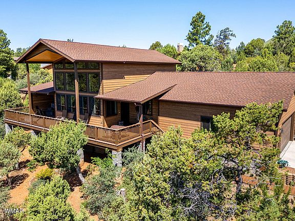 2nd image of 800 E Pine Oaks Dr