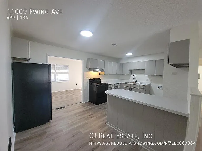 11009 Ewing Ave — Photo 3