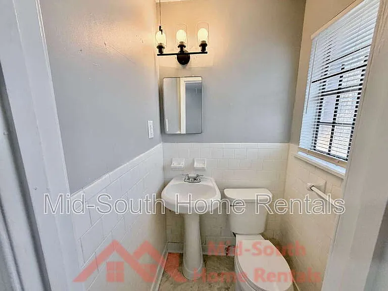 2054 Benford St — Photo 12