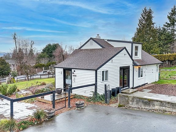 3rd image of 30706 108th Avenue SE