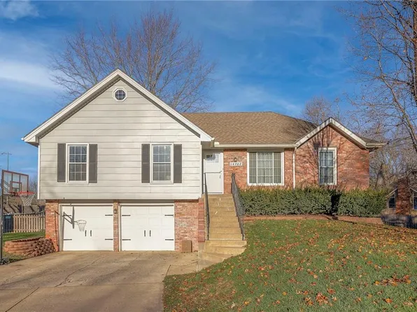 14702 S Homestead Dr, Olathe, KS 66062