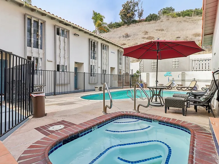 La Jollan Townhomes — Photo 47